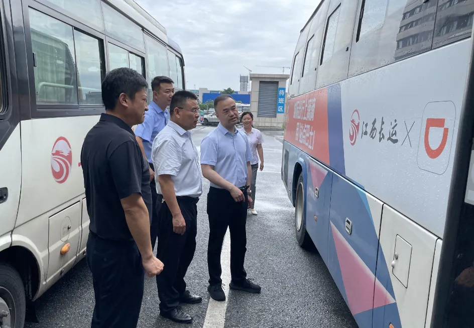 劉磊、占梁調(diào)研上饒汽運(yùn)