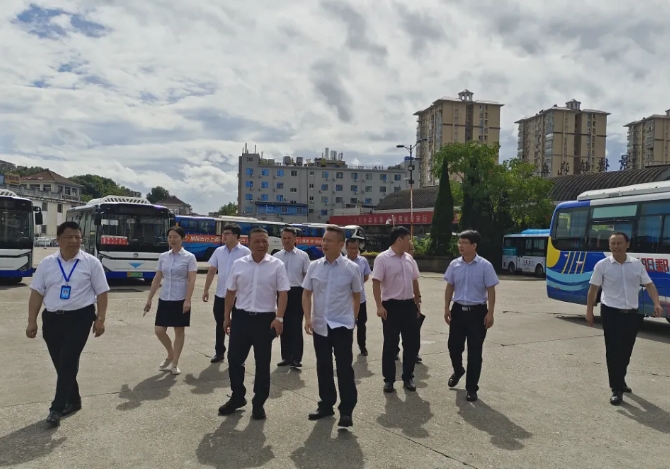 李偉一行調(diào)研景德鎮(zhèn)長(zhǎng)運(yùn)、鄱陽(yáng)長(zhǎng)運(yùn)